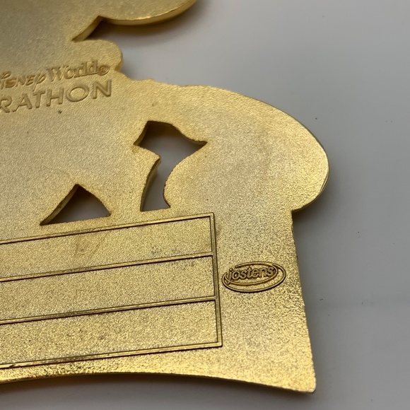 Disney Walt Disney World Marathon Mickey Mouse 2011 Gold Tone Medal - Picture 9 of 12